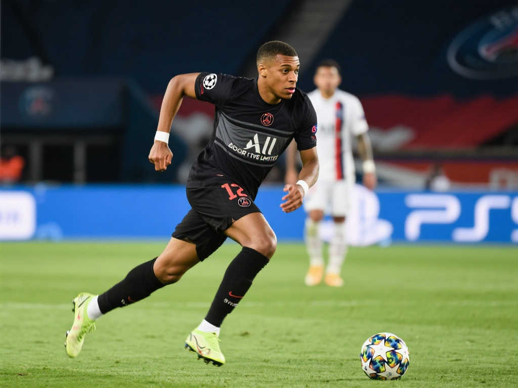 9500万身价跌至3000万无人问津？巴黎与尤文如何抉择穆阿尼未来？